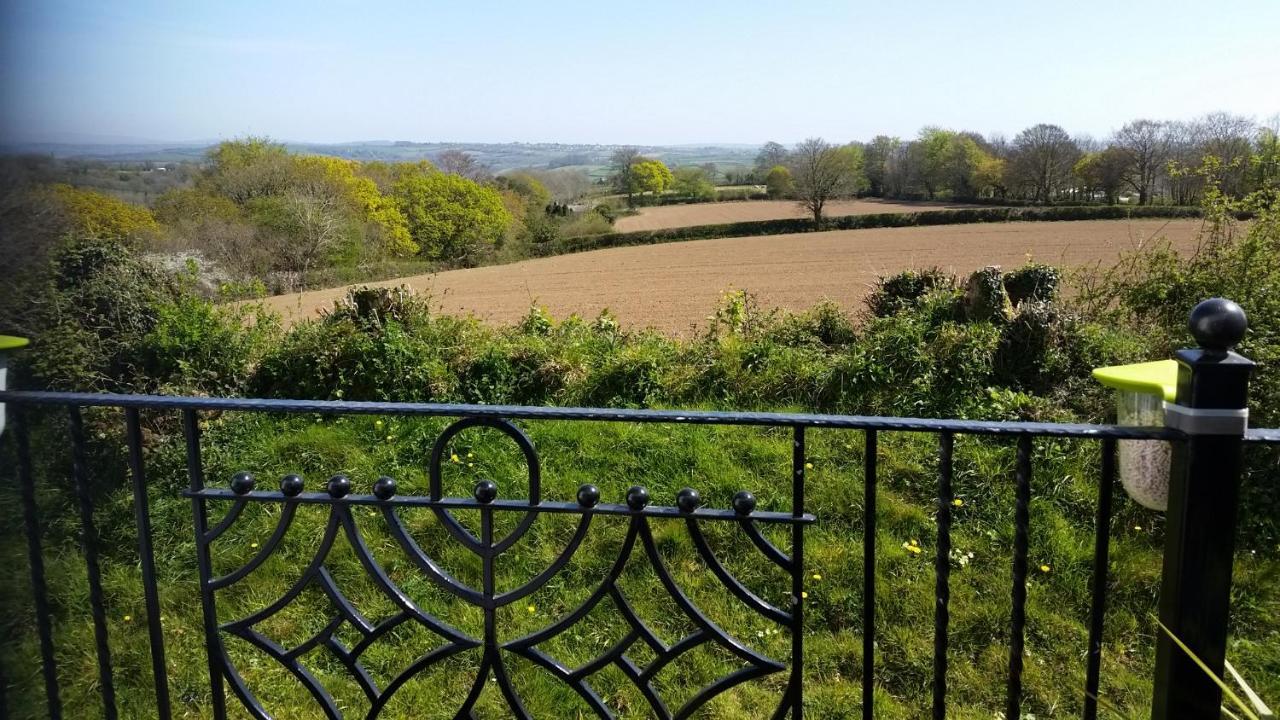 Beautiful 3-Bed Cottage In Cornwall Callington エクステリア 写真